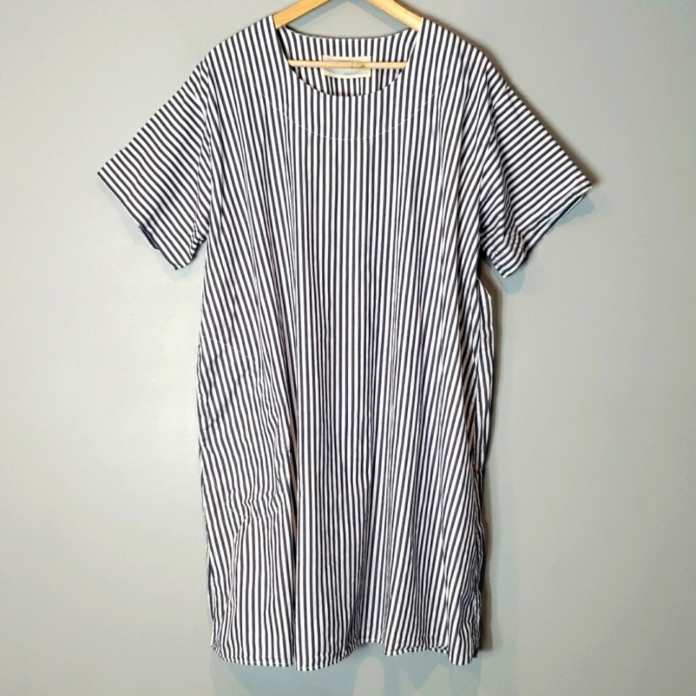 Striped Short Sleeve Midi Dress in Blue and White